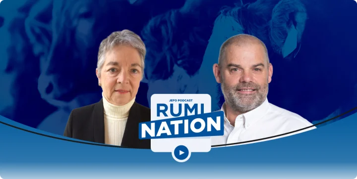 Dos expertos en nutrición animal en el pódcast Rumination de Jefo – episodio 10, temporada 2, con fondo azul y logotipo.