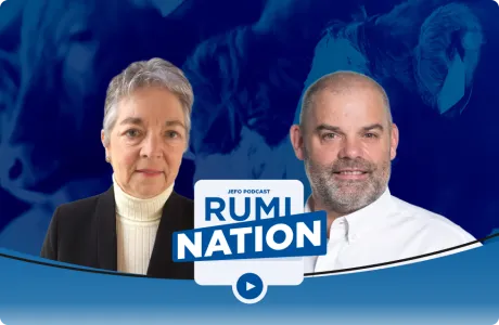 Dos expertos en nutrición animal en el pódcast Rumination de Jefo – episodio 10, temporada 2, con fondo azul y logotipo.